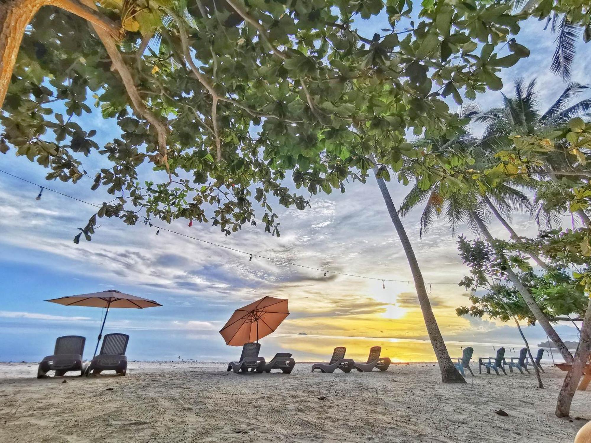 Siquijor Glamping Village San Juan  Bagian luar foto
